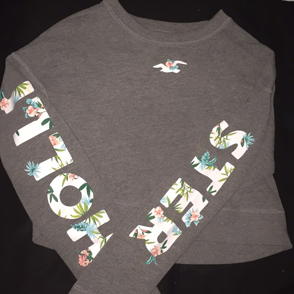 Hollister Cropped Sweater